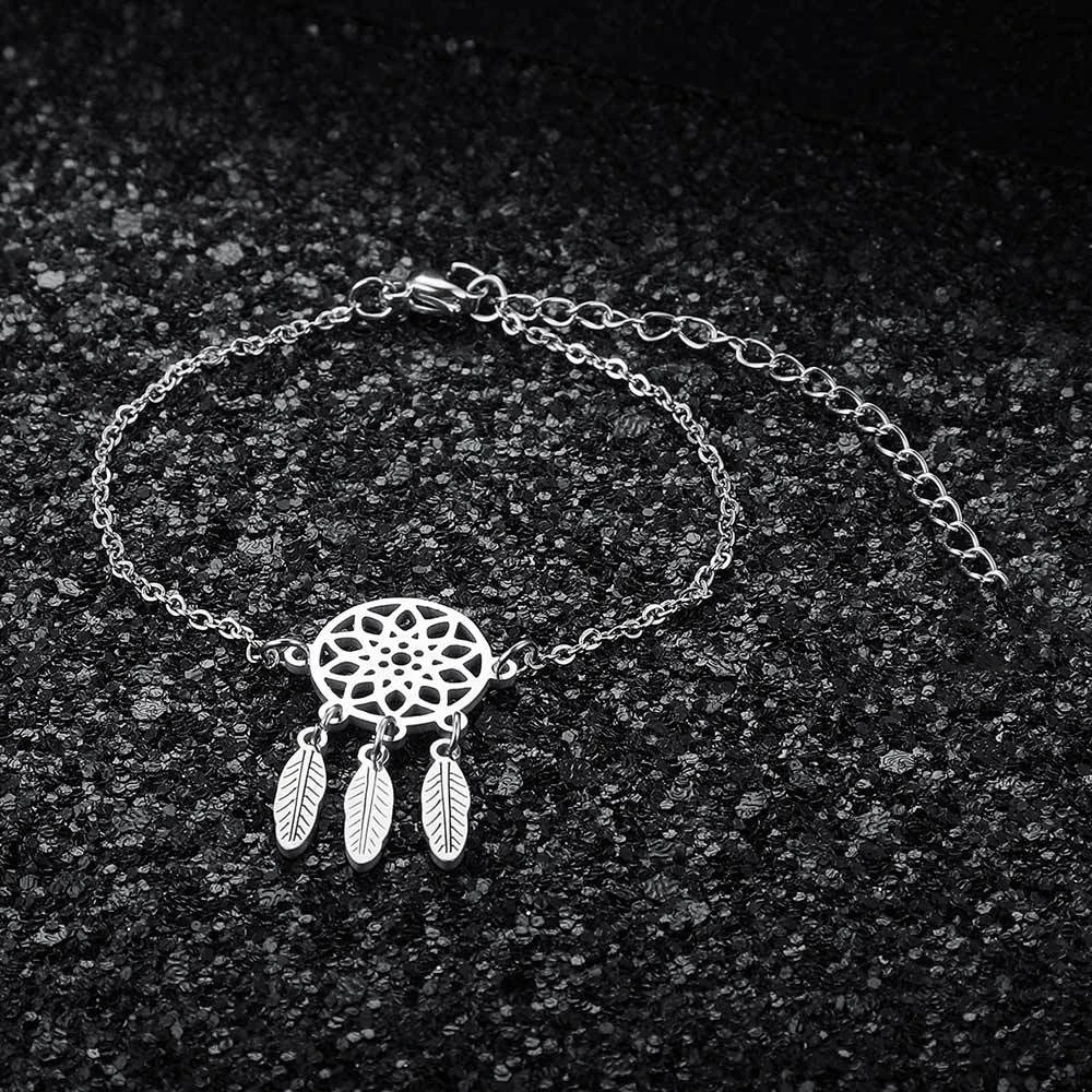 Женский браслет из Ловца снов золотого/серебряного цвета с перьями