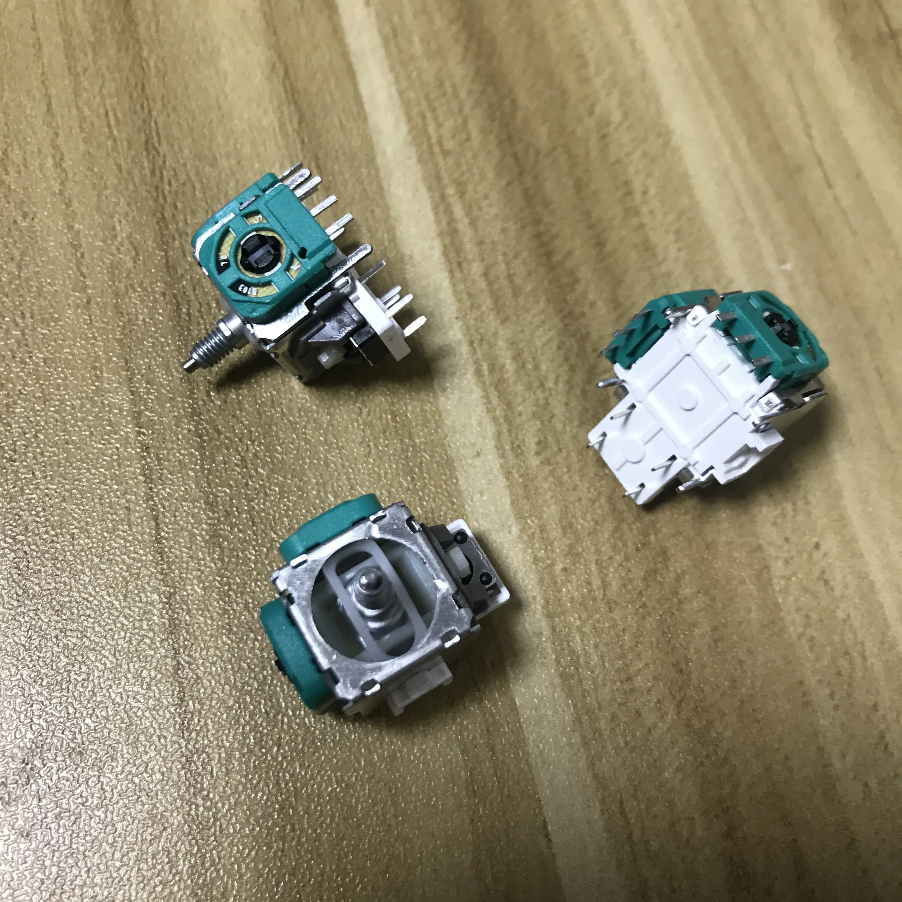 

Аналоговый джойстик для Xbox One Elite Series 2 2-го поколения, 50 шт.