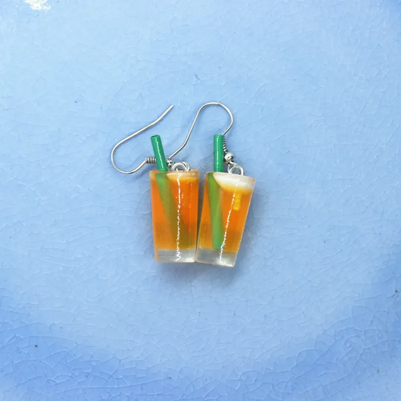 Серьги женские из смолы смешная имитация с соломинкой в виде бутылки соком