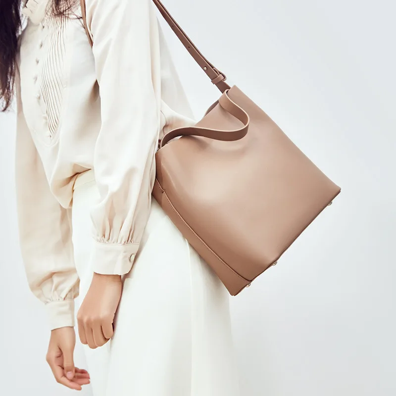 Сумка тоут женская из натуральной кожи модный саквояж на плечо роскошная простая