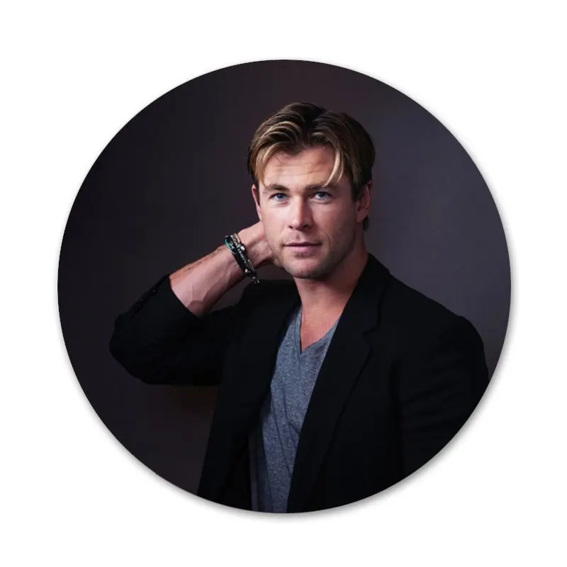 58 мм сильный-Крис-Хемсворт значок на булавке декоративные Броши Металлические