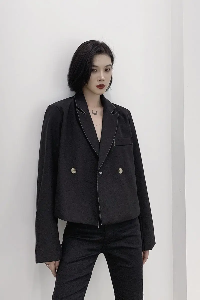 

LANMREM autumn new women's short black suit coat 2021 niche design contrast color edage double breasted blazers famale YJ982