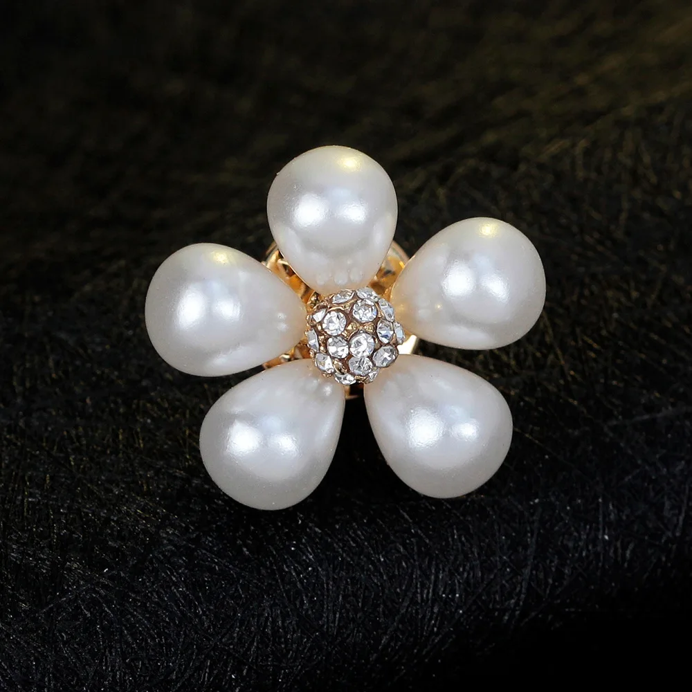 

Fashion New Sweater Simple Brooches Corsage Camellia Pearl Pin For Women Brooches