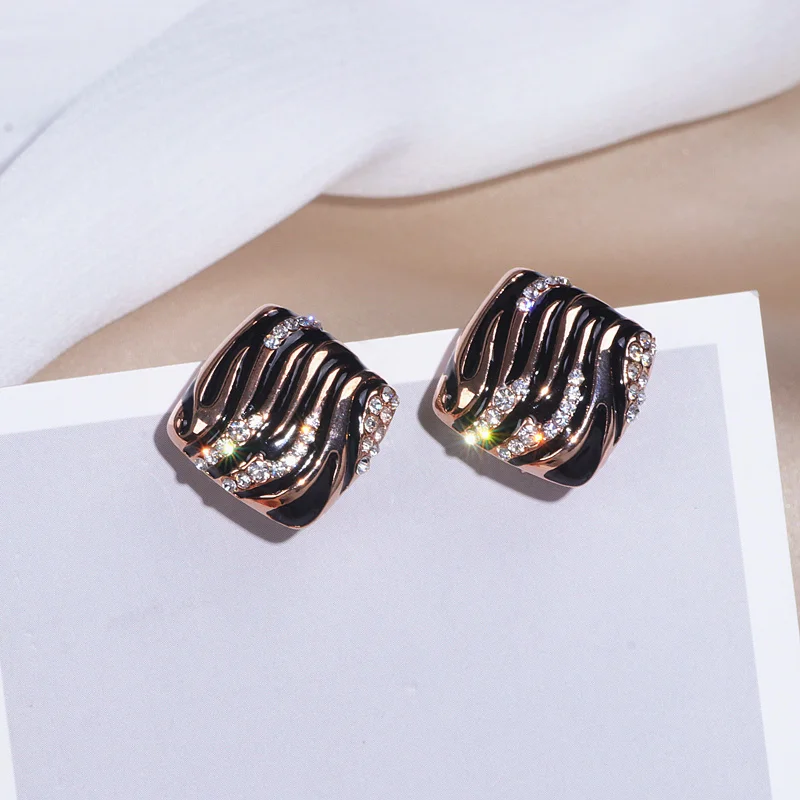 Женские простые квадратные серьги гвоздики с кристаллами роскошные сверкающие