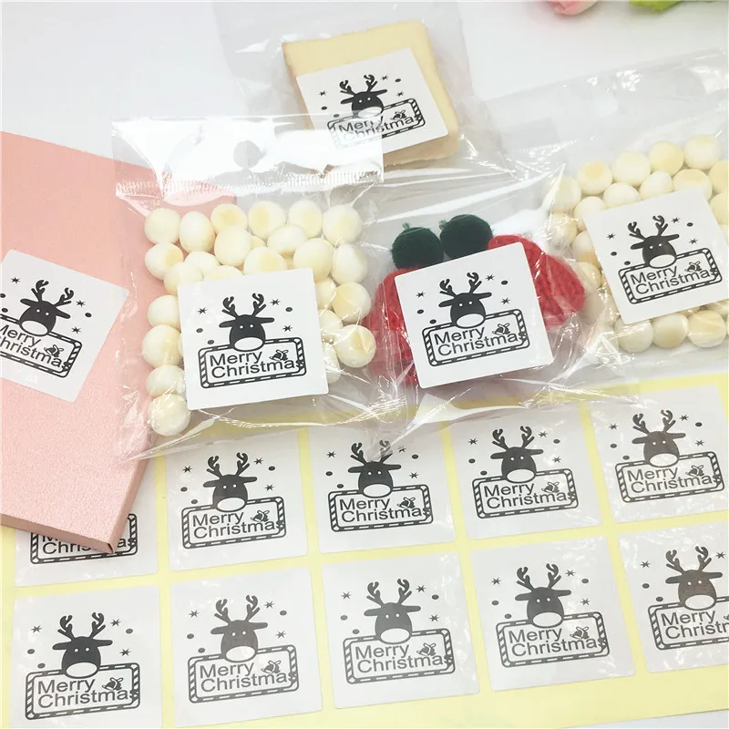 

500Pcs/Lot Packaging Stickers Merry Christmas Gift Stickers Self adhesive Labels 3.5*3.5cm Candy/Cake Paper Tags