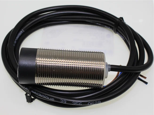 

Новый датчик переключения XS218BLFAL2C M18 Schneide