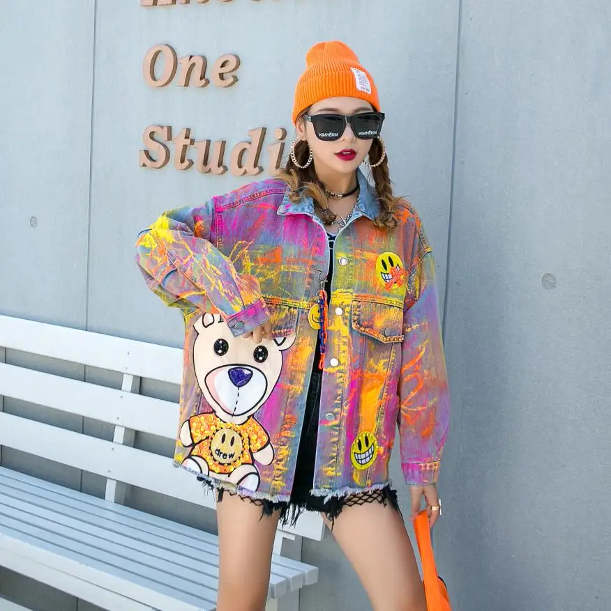

Демисезонная Модная брендовая женская джинсовая куртка 2021, Женская разноцветная куртка с принтом граффити, Женская мультяшная верхняя оде...