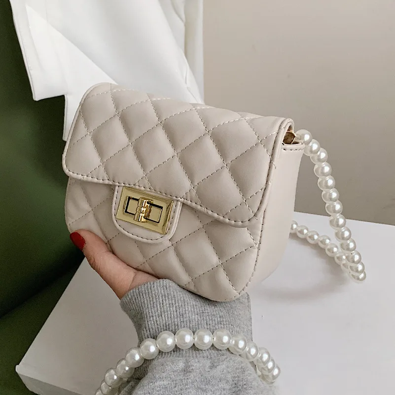 

Ручные сумки для женщин 2021PU кожаные сумки через плечо для женщин универсальные маленькие квадратные сумки с жемчугом Высокое качество Попу...