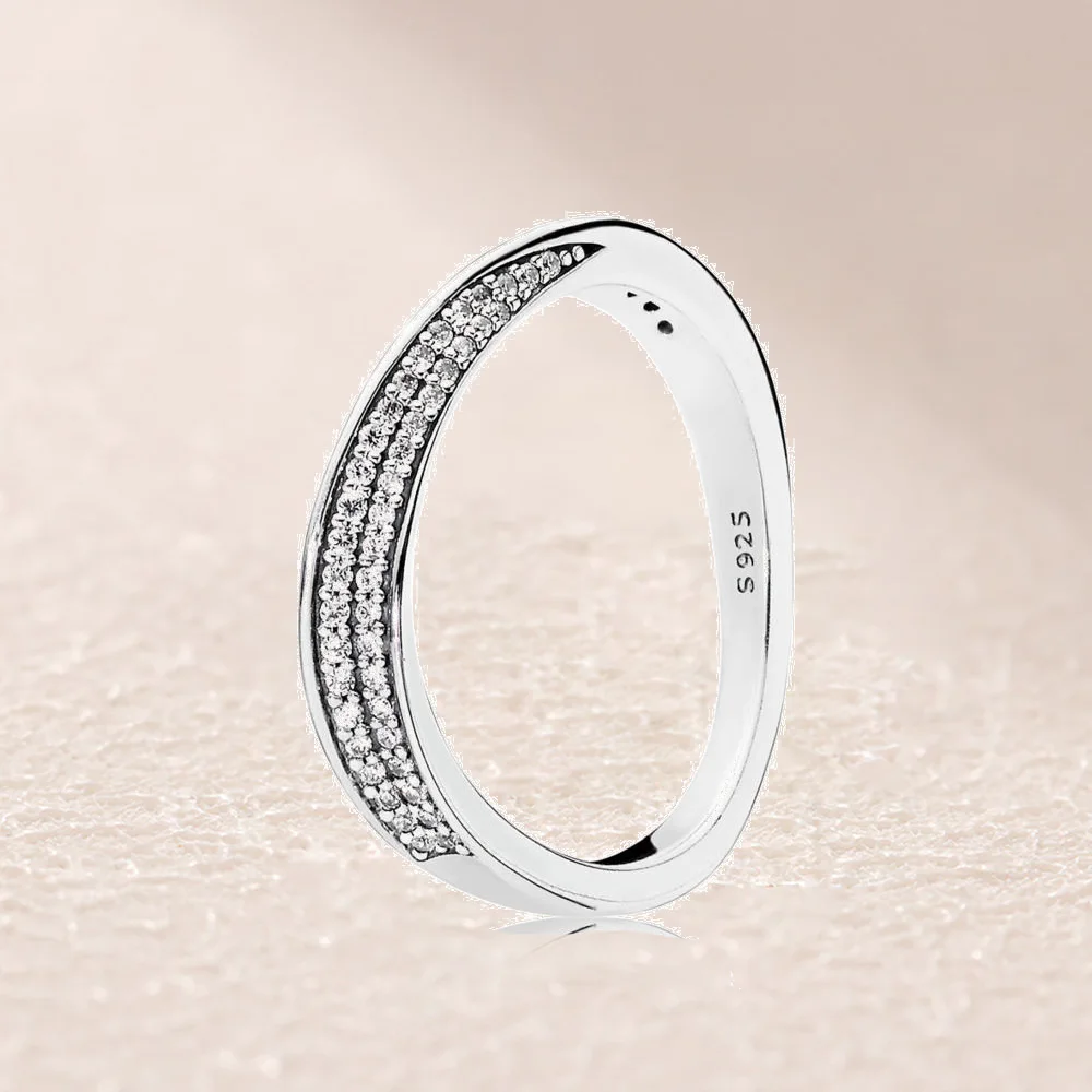 

197136CZ ELEGANT WAVES RING