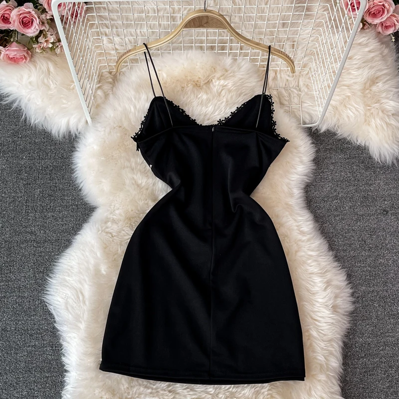 

2021 summer new fashion foreign style chain sling small black slim Hepburn wind bag hip dress