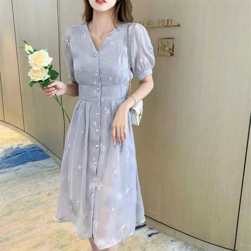 

COIGARSAM женское корейское модное цельное летнее платье с цветочной вышивкой и V-образным вырезом светло-серое платье Traf Vestidos Robe
