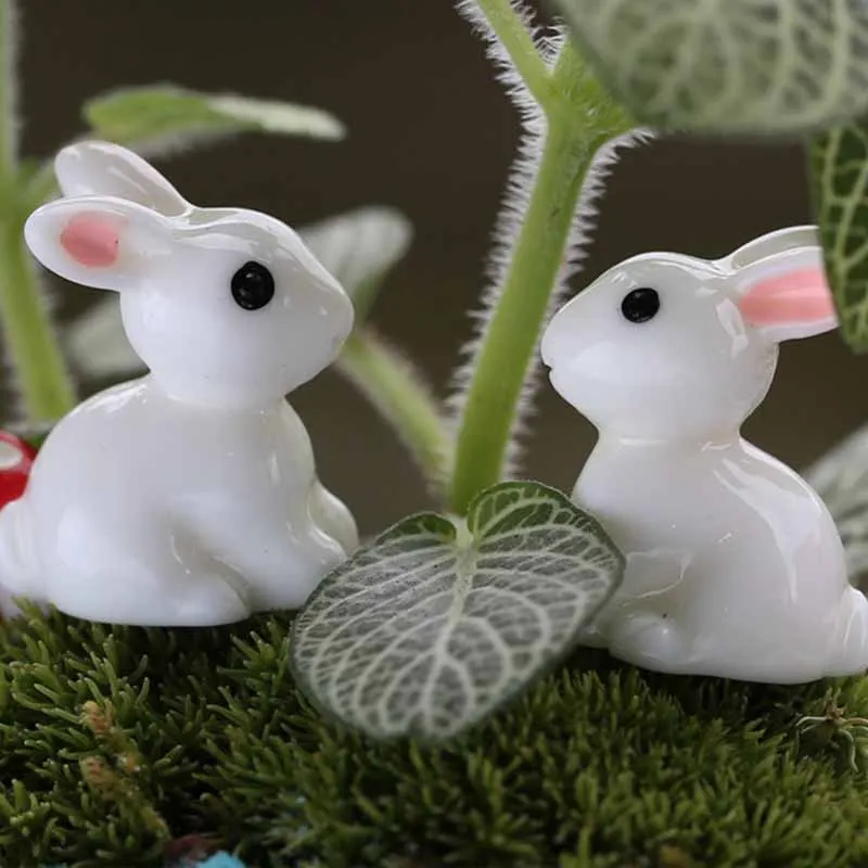 

2021 New Moss Micro Landscape Small Cute White Rabbit Ornament Small Ear Rabbit Resin Handicraft Ornament Home Table Decorations