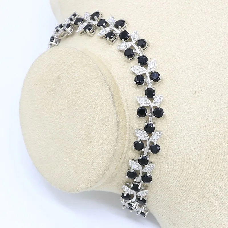 Комплект из колье серёг кольца и браслета серебристого цвета|Ювелирные наборы