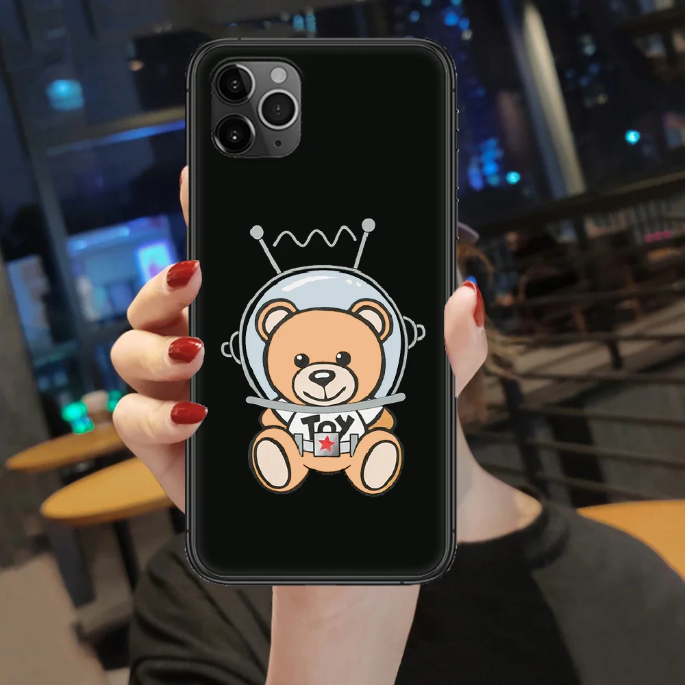 

Italy luxury cute bear Phone Case Cover Hull For iphone 5 5s se 2 6 6s 7 8 12 mini plus X XS XR 11 PRO MAX black silicone Etui