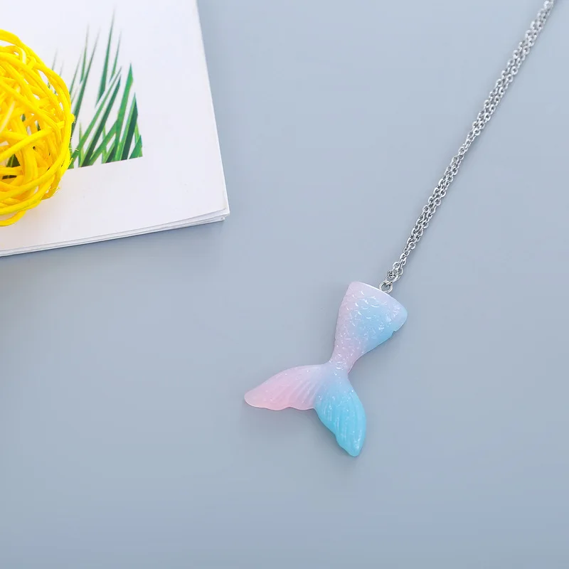 

2021 Mermaid Tail Necklace Colorful Gradient Stainless Steel Fishtail Pendant Necklace