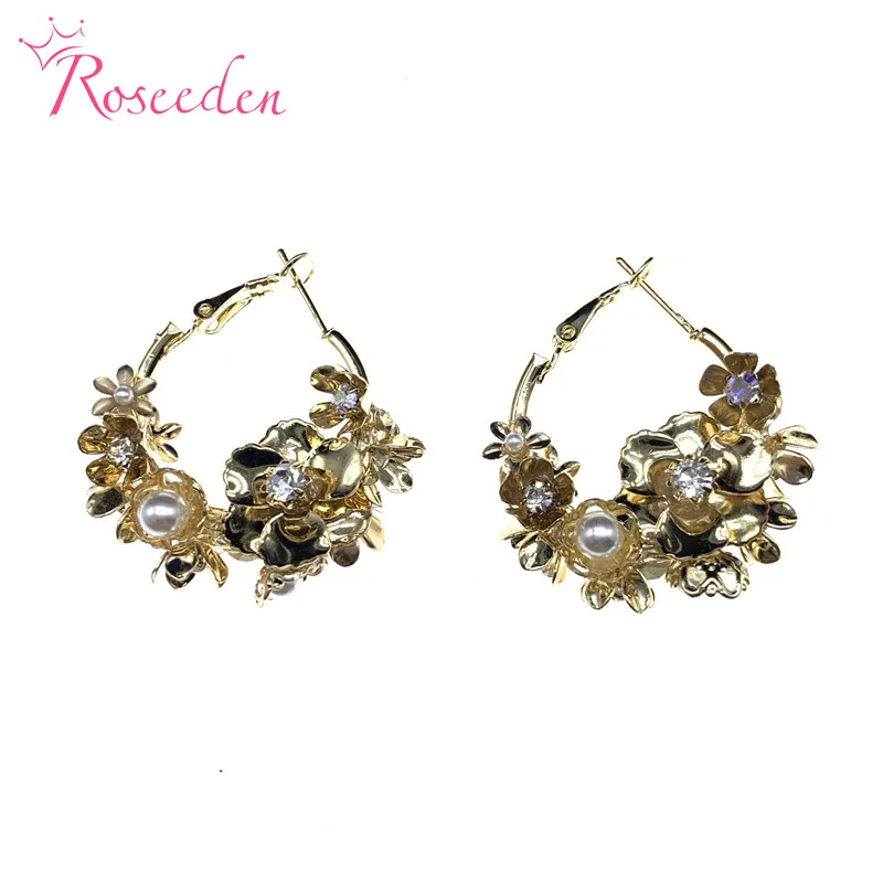 

Длинные серьги-подвески с жемчугом и цветами RE3595