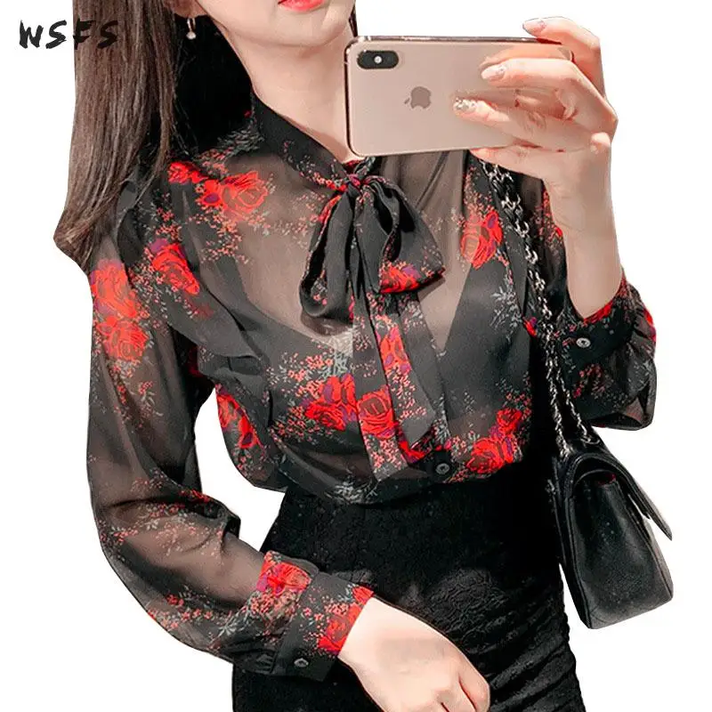 

Весенняя женская обувь, черного цвета с принтом Цветочные шифоновые блузки с длинным рукавом Свободные топы с бантами, блузки прозрачная Оф...
