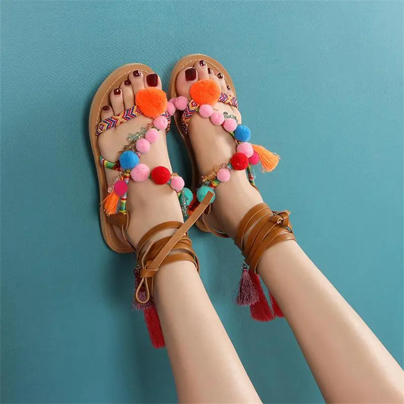 Новинка летний красочный меховой шар сандалии на плоской подошве с кисточками