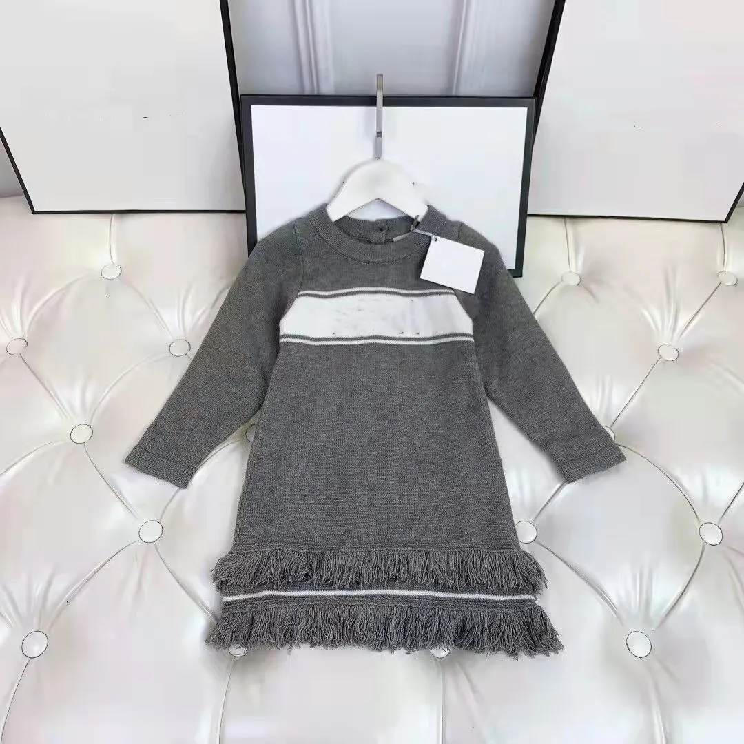 

Новинка Осень-зима 2021, модный свитер в черно-серую полоску для девочек, фирменное детское эксклюзивное пальто