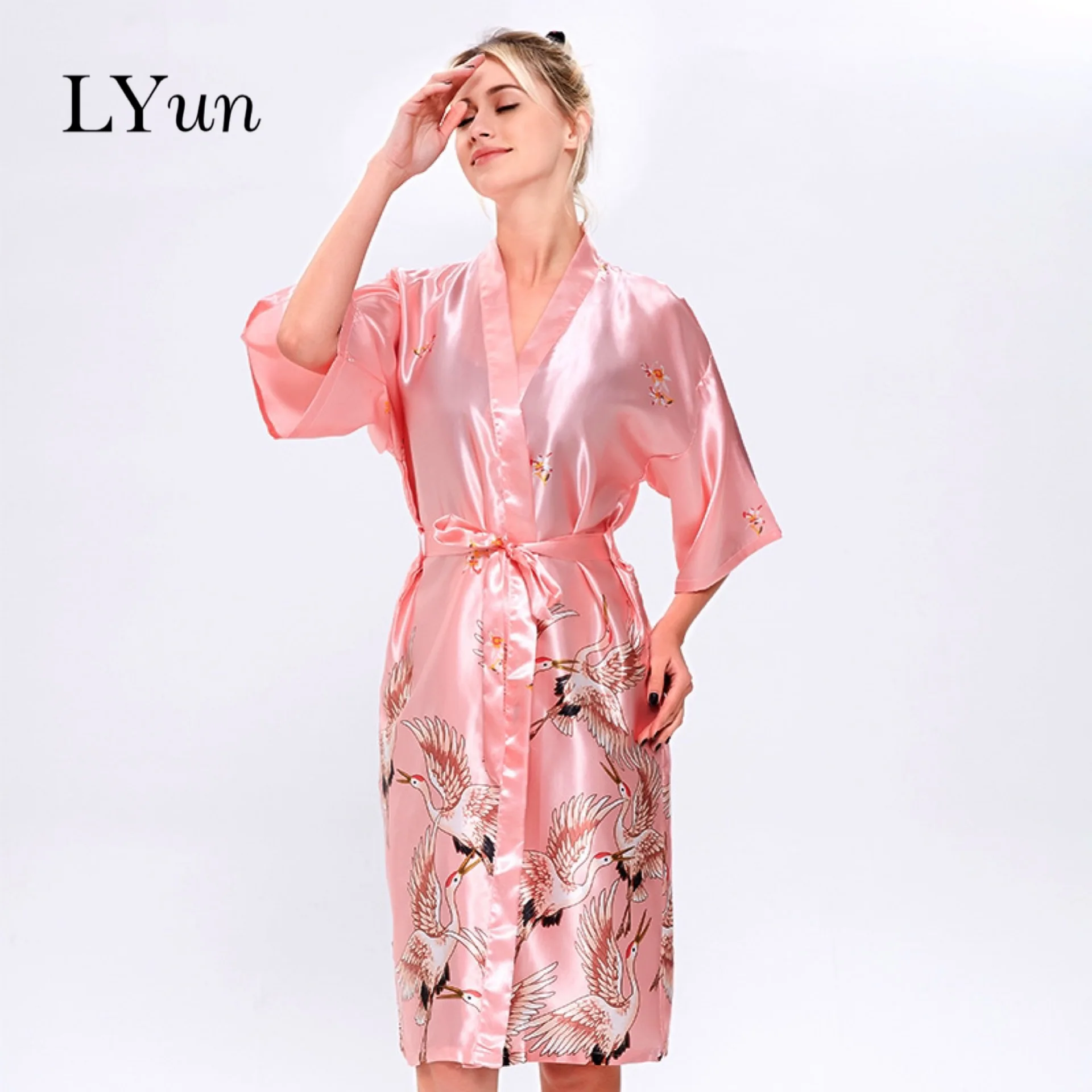 LYun женский Шелковый Атласный халат для невесты подружки с цветами длинное кимоно