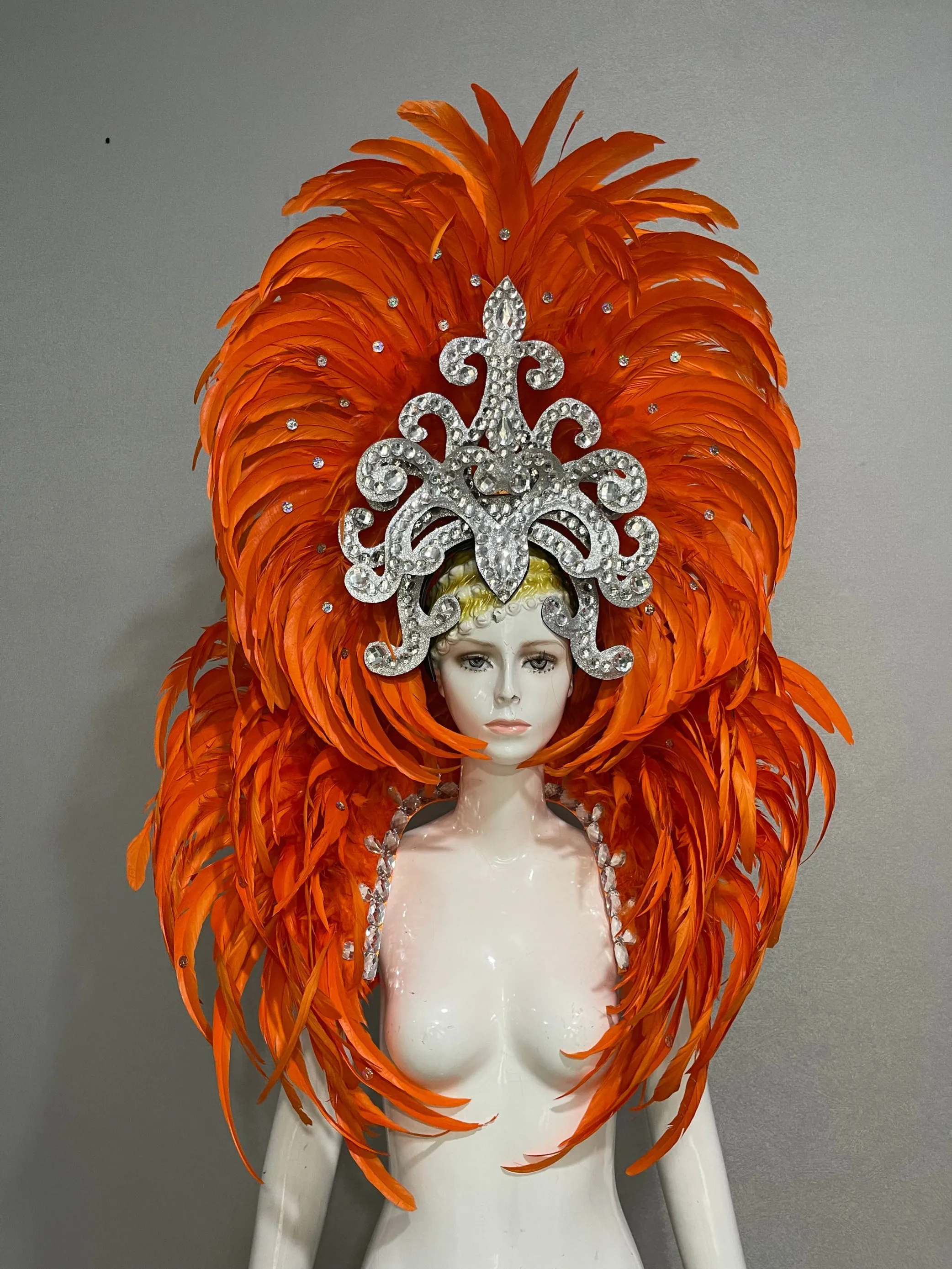 Маска карнавальная с перьями для бразильских карнавалов |