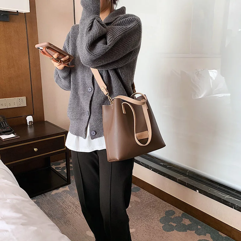 

PU Leather Crossbody Bags For Women 2021 Trending Shoulder Handbags Female New Fashion Travel Large Capacity Solid Color Totes