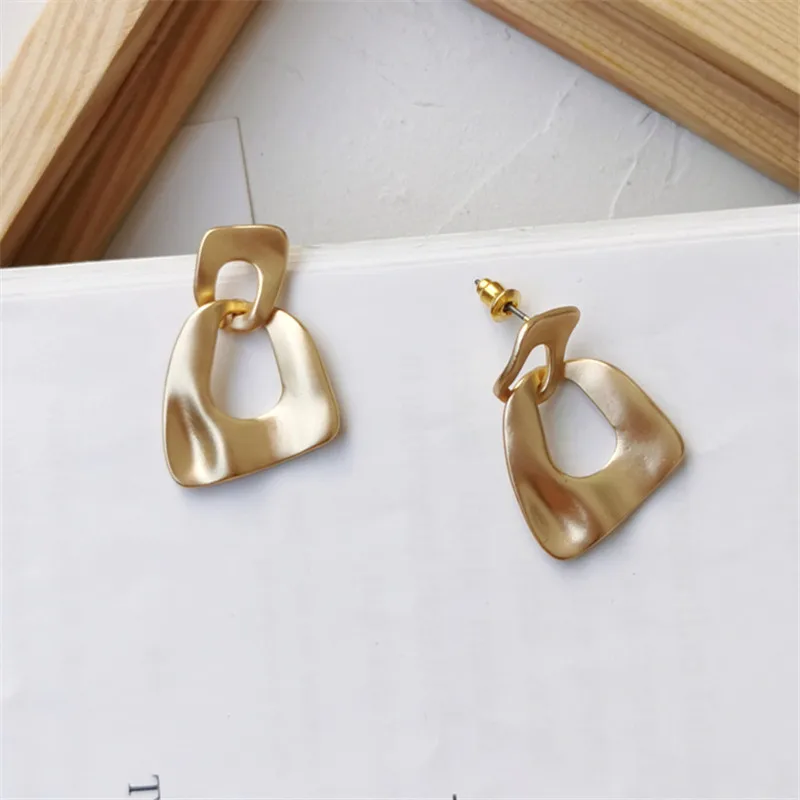 

Temperament of women earrings matte metal studs earrings female 2019 new tide restoring ancient ways eardrop earrings