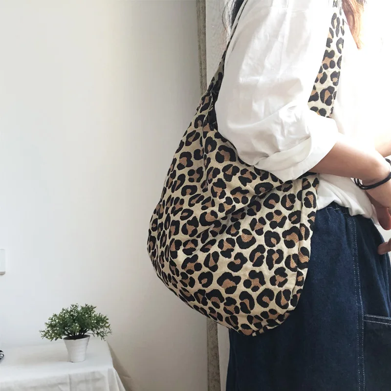 

Large Capacity Women Shopping Shoulder Bags Retro Leopard Pattern Ladies Underarm Bag Vintage Design Female Handbags Daily Tote