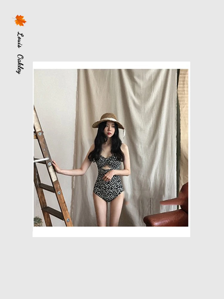 

Women's Swimsuit Covering Belly Thin Korean Ins Hot Springs Conservative One Piece Swimsuit