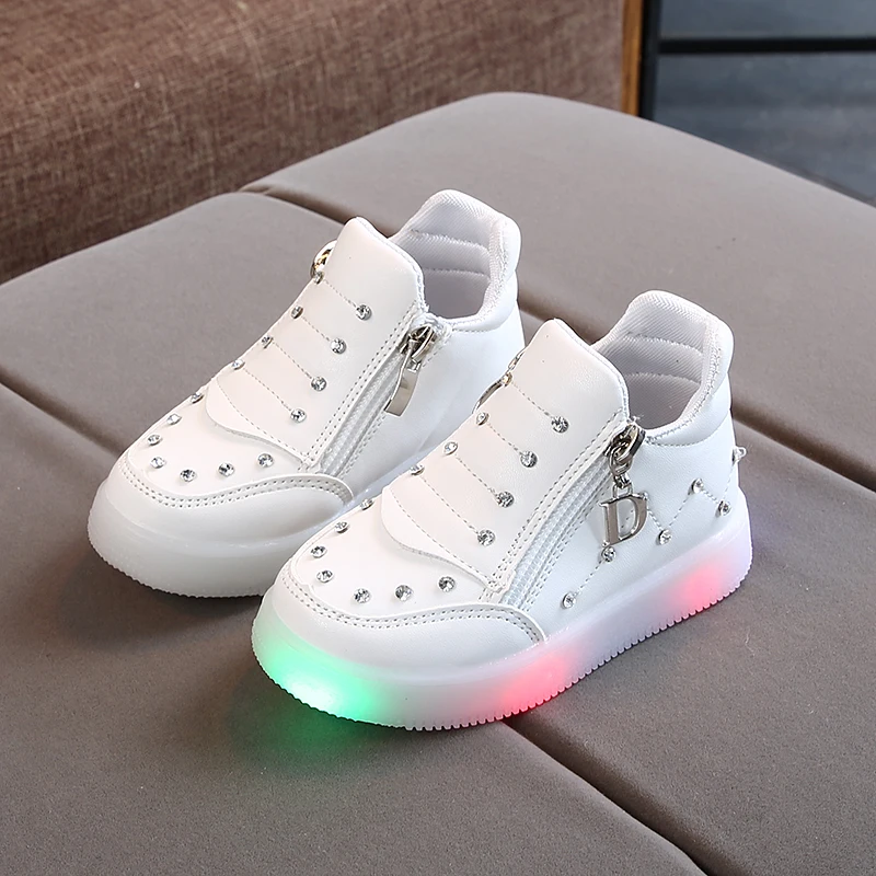 Детская обувь Осенняя детская модная для девочек Светодиодный свет Мягкая