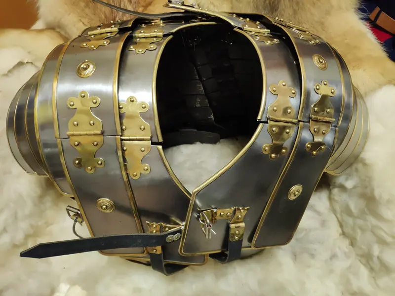 Billig Römischen Ring Stück Reich Alter Rüstung Römischen Krieger Rüstung Halloween Cosplay Tragbare Hummer Eine Alte Eisen Rüstungen