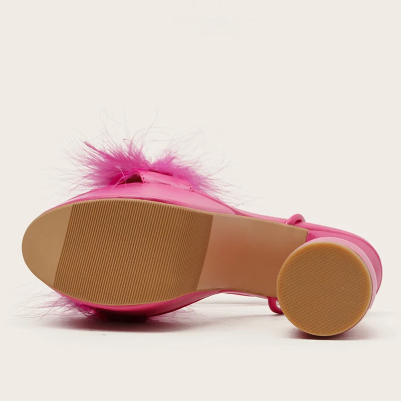 Женские массивные Босоножки на платформе летние пушистые сандалии с мехом