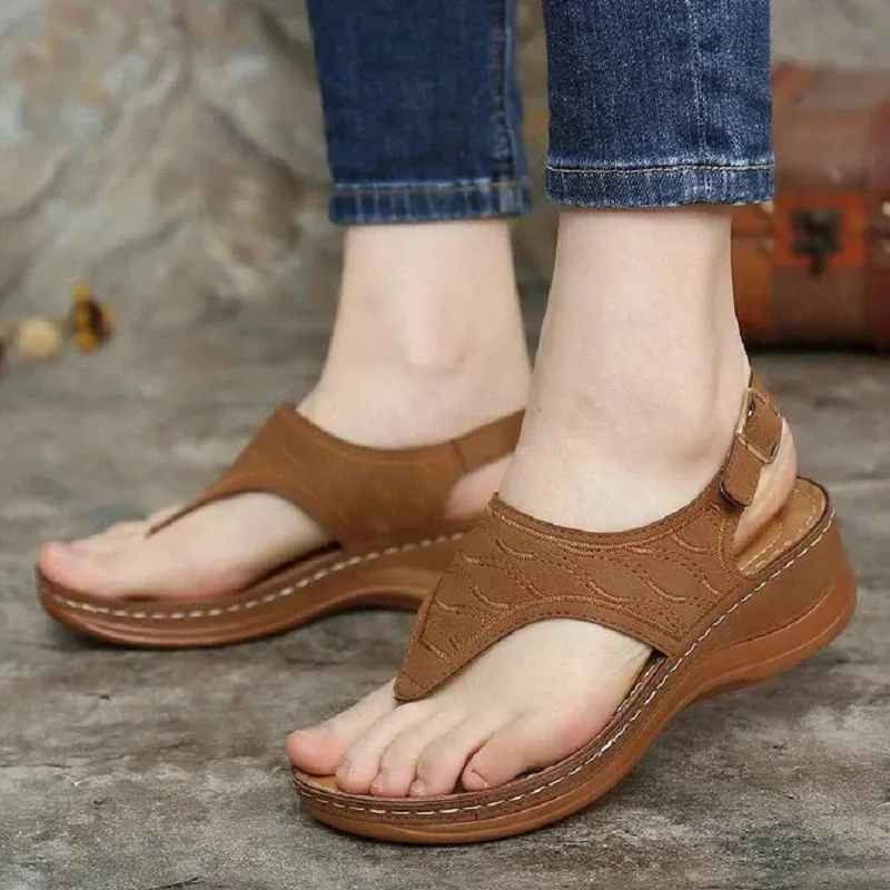 

2021 New Women's Sandals Summer Slipper Clip Toe Wedges Thong Shoes Platform Buckle Casual Ladies Beach Shoes Rome Sandals 35-43