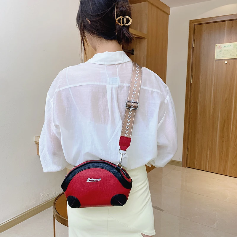 

New Winter Niu Niu Bao. Fashion Goes With Everything. Small Volume And Large Capacity