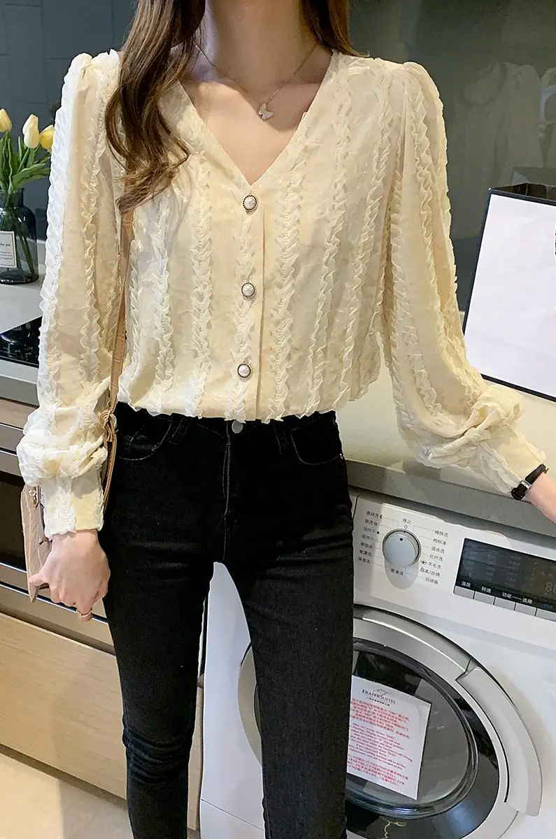 

COIGARSAM Full Shirt Womens tops New Spring Loose Lantern Sleeve V-Neck Women shirts Apricot 5256