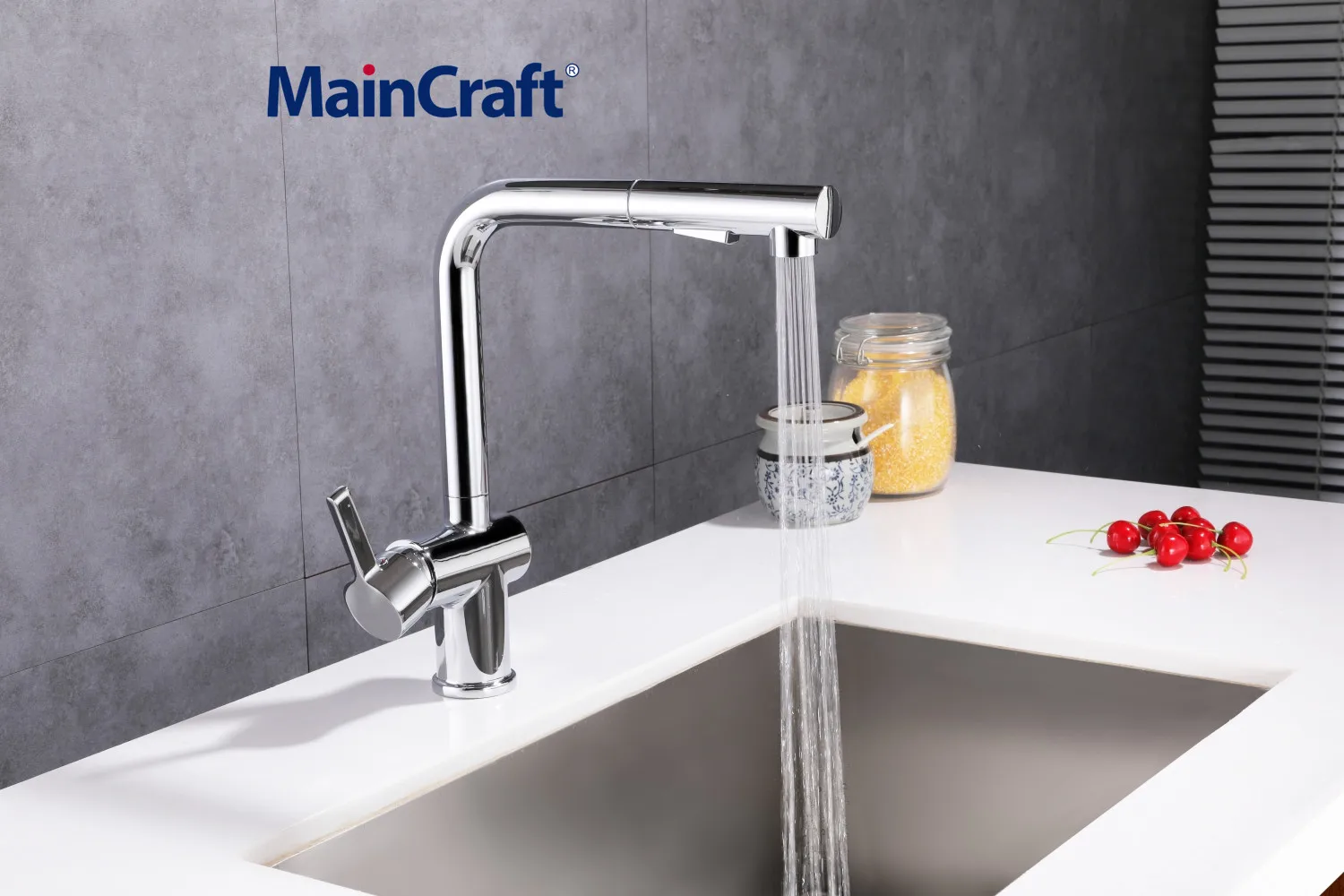 Смеситель для кухни серебристый с одной ручкой выдвижной кухонный драконий