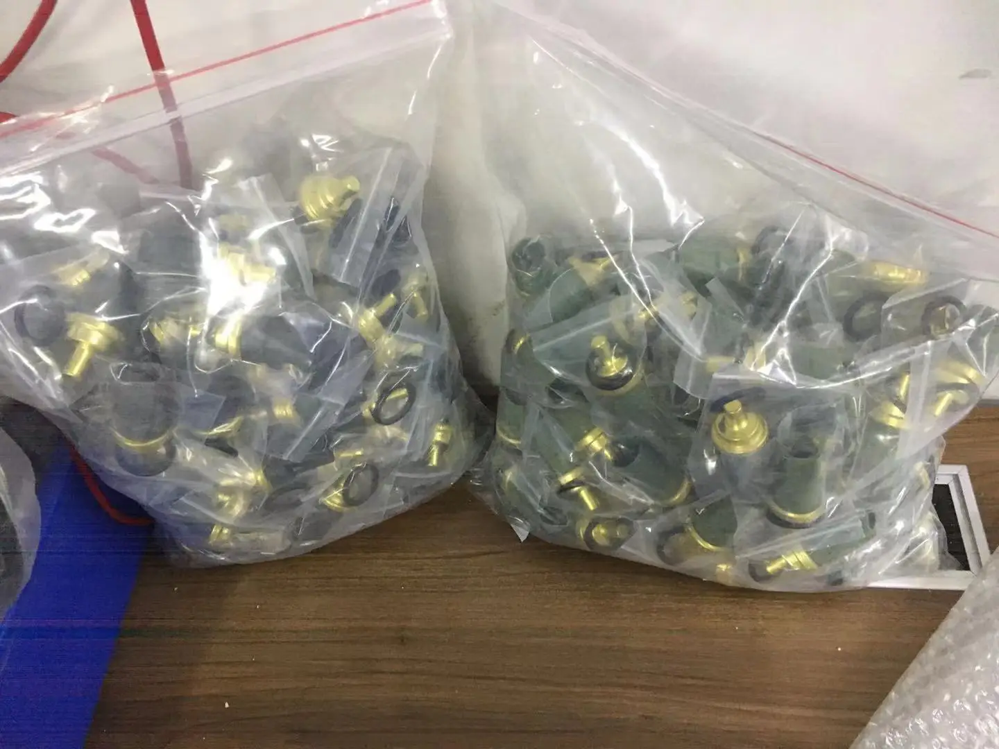 Датчик температуры охлаждающей жидкости 25x 06A919501A 06A919501 для AUDI Для VW GOLF SKODA FABIA OCTAVIA 2