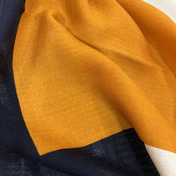 

Color block stitching Printing 30% Silk 70% Cashmere Blended Hand Rolled Edges 140*140cm Shawl Wrap 55''x55'' Pashmina