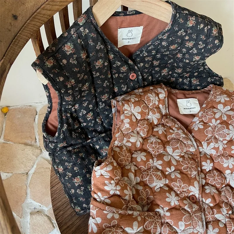 Жилет детский хлопковый без рукавов с цветочным принтом осень 2021 | Детская одежда