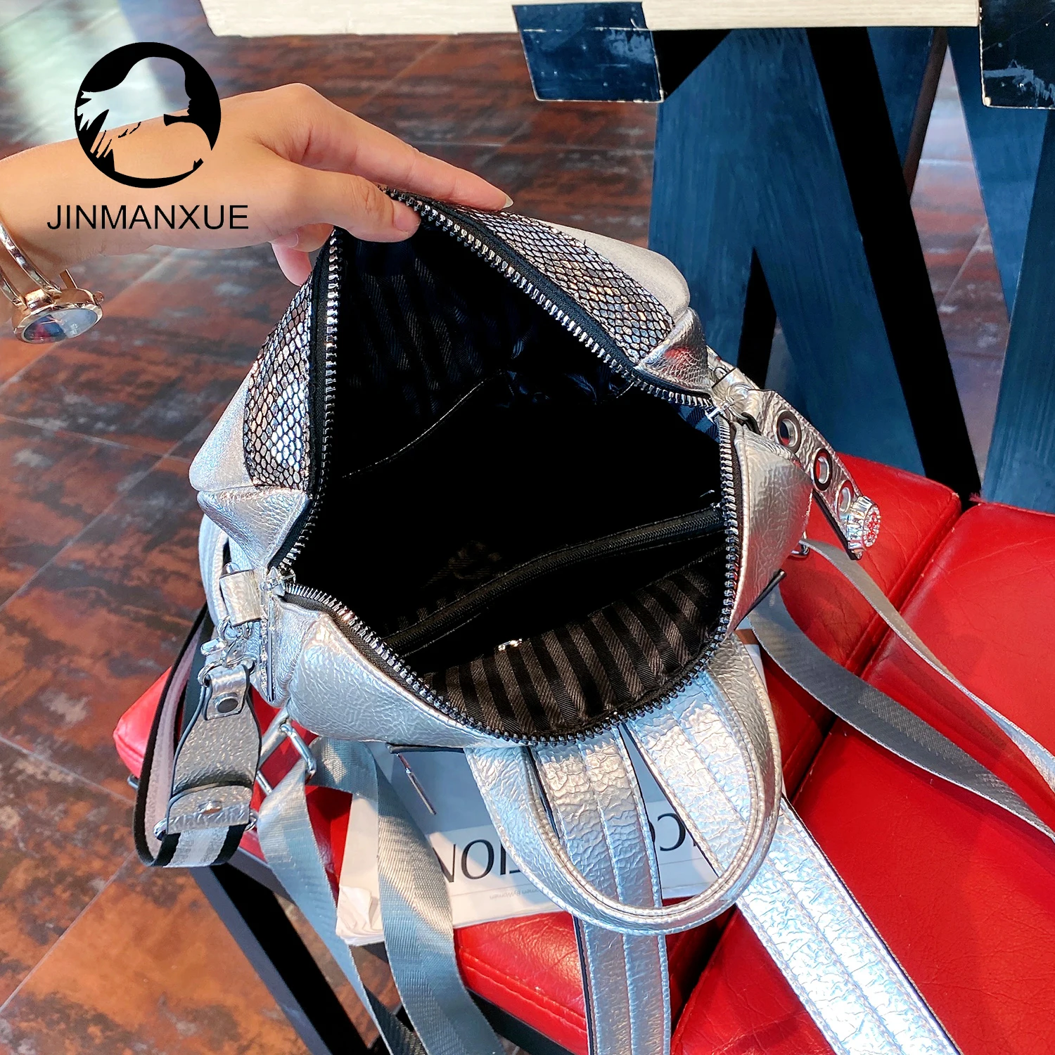 

Fortune Bear Leather Handbags Diamond Backpack for Women Fashion Casual Shoulder Messenger Bag School Book Big Capacity Knapsack