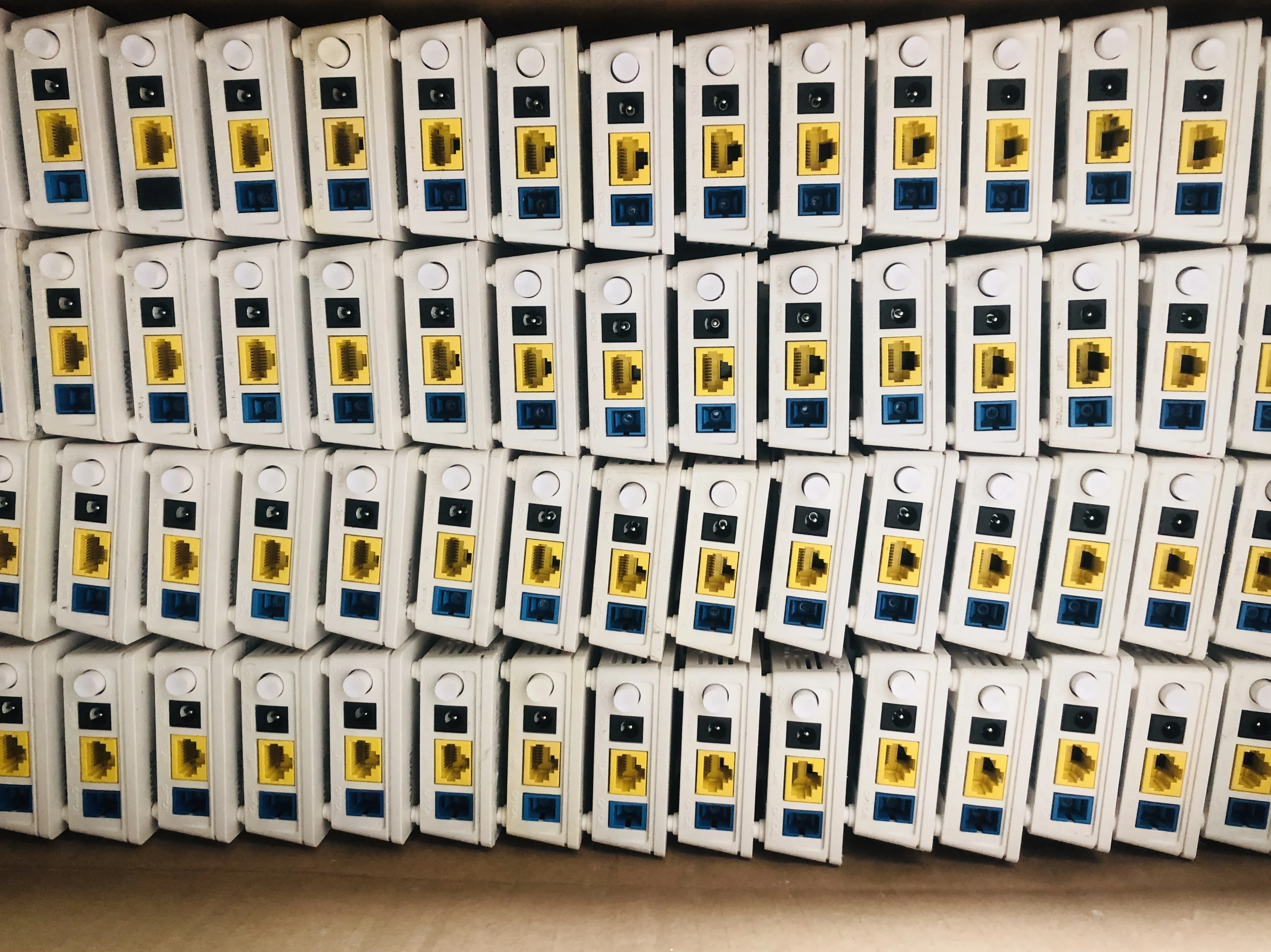 20 шт. onu gpon epon hua wei ont FTTH fiberhome модем б/у hg8310m hg8010H 1GE GPON EPON ONU ONT с английской версией |