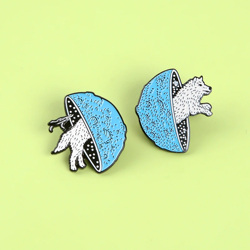 Пара Белый Волк булавки крест два полушария космическая червоточина винтажные