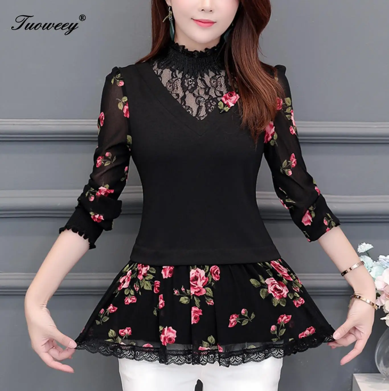 

2019 Autumn Hollow out Lace Women Blouse Shirt Older Women Half sleeve flower printed see through Autumn female Women tops