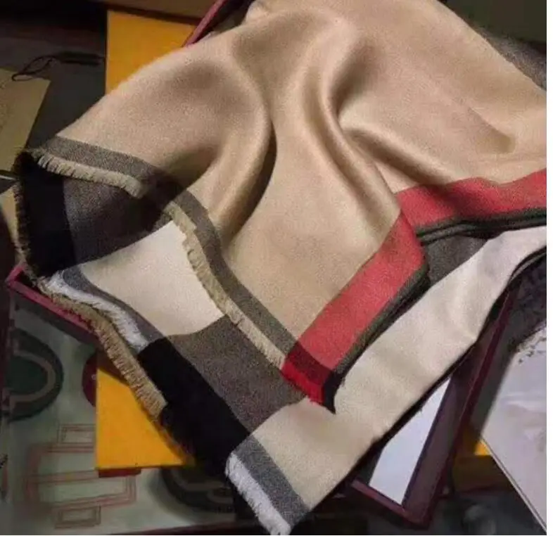 

2021 classic plaid cotton ladies high-quality ladies cashmere scarf ladies fall/winter shawl dual-use