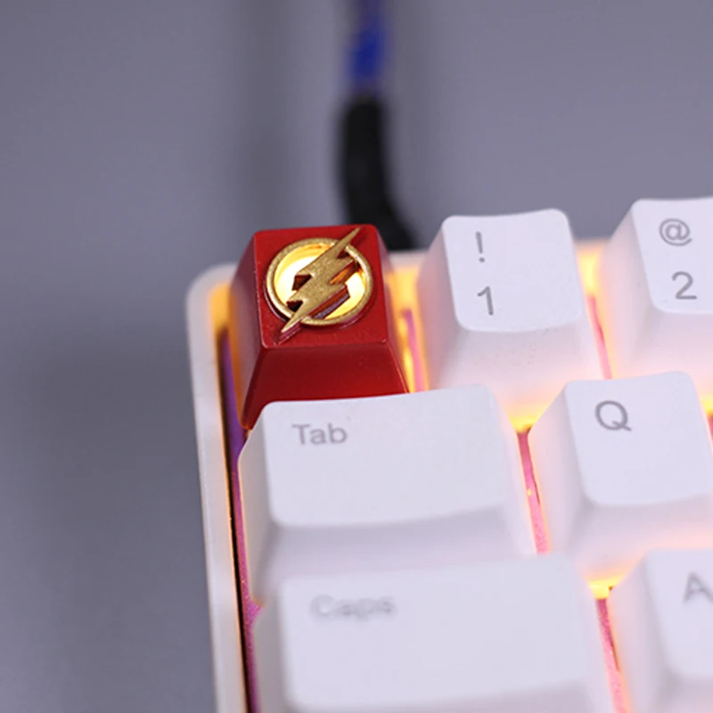 

1pc Resin Hand-made Customized Key Cap Stereoscopic relief Mechanical Keyboard Keycap For DC Superhero The Flash
