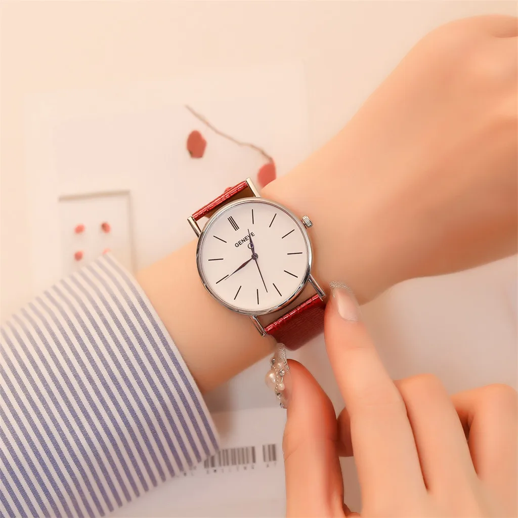Корейская версия женские часы модные сплав кожа кварцевые аналоговые дамы