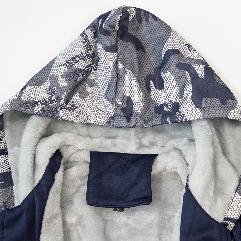 Мужская камуфляжная куртка на молнии с рисунком | одежда