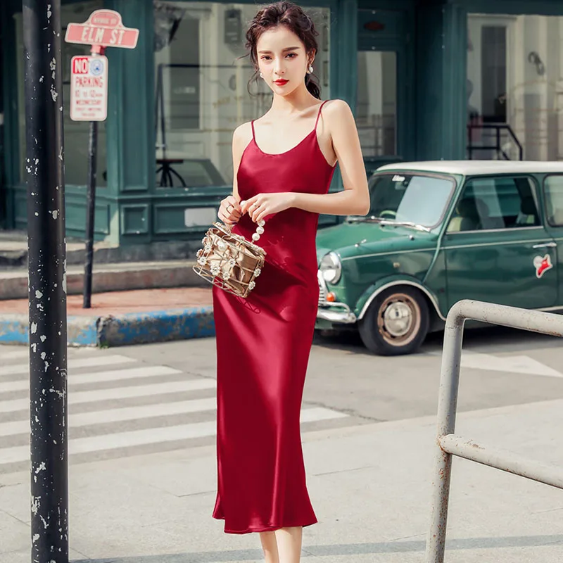 

Sister Fara Summer Dresses for Women 2021 Elegant A-LINE V-Neck Satin Camis Spaghetti Strap Sleeveless Solid Female Sexy Dress