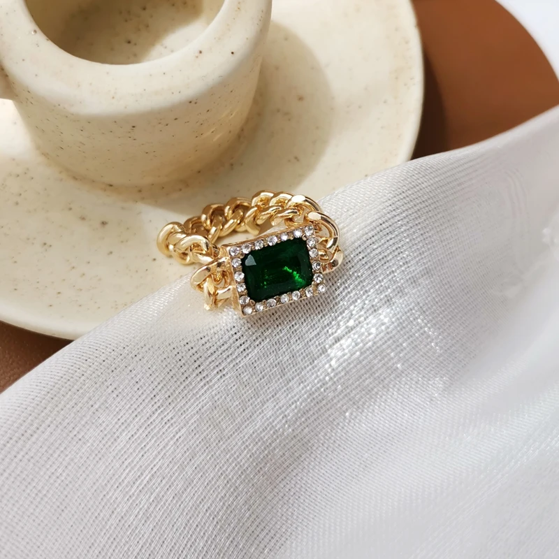 

Delicate Jewelry Women Ring Pretty Design Vintage Temperament Metal Chain Crystal Green Glass Ring For Girl Fine Accessories
