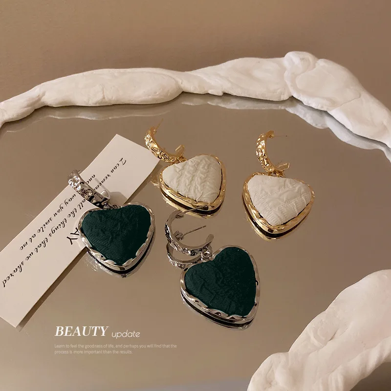 

925 Silver Needle Love Retro Korean Minority Ins Fengsen Exaggerated Fashion Versatile Personalized Earrings